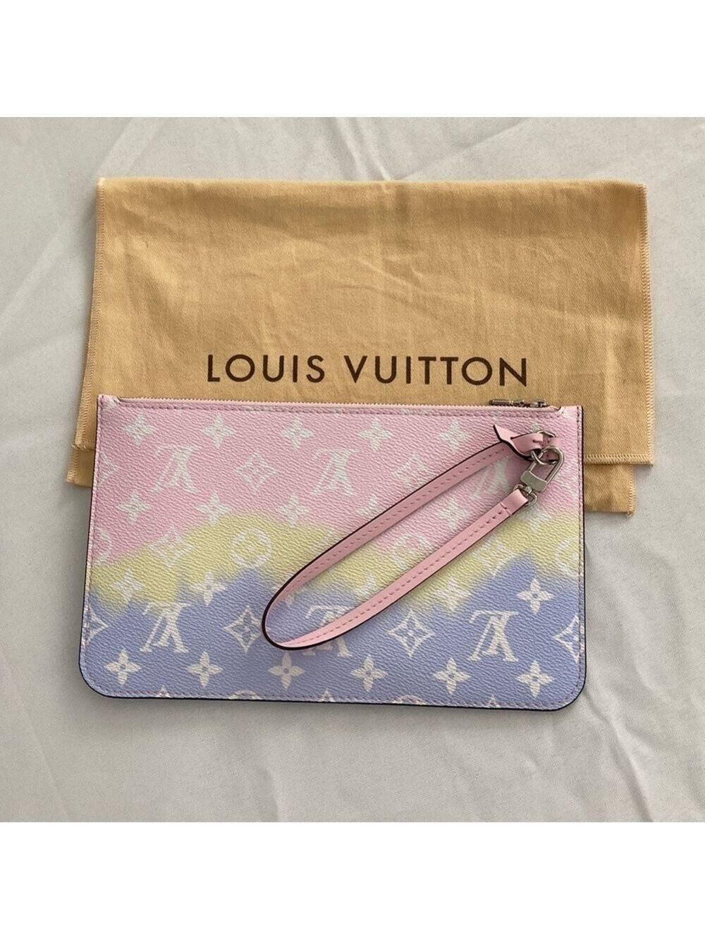 đ
șnwot Louis Vuitton Limited Edition Escale Neverfull MM Pochette - Picture 1 of 10